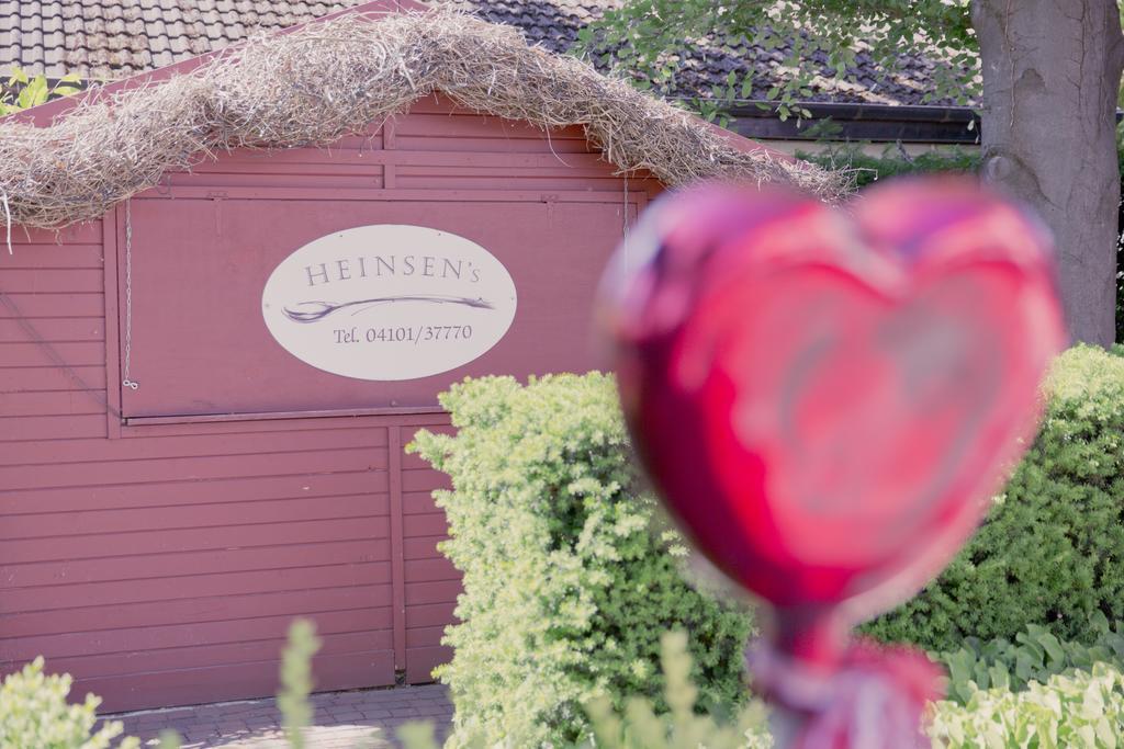 Heinsens Ellerbek Bed & Breakfast Exterior photo